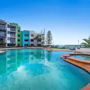 Breakfree Grand Pacific Apart Otel